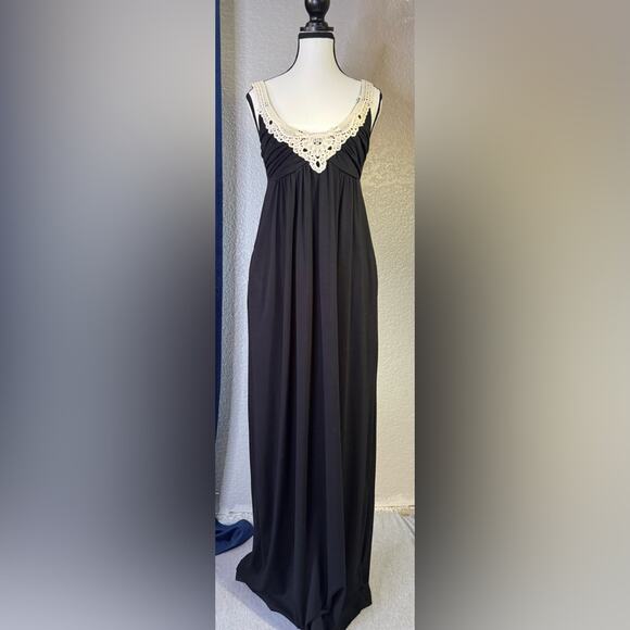 GUESS Boho Crochet Maxi Dress w/Pockets | Size M - Picture 1 of 8